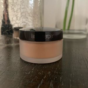 Laura Mercier Setting Powder - Medium/Deep